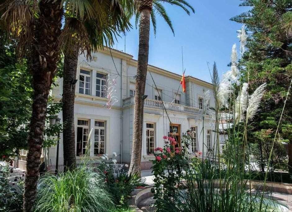 Novelda Centro Habitaciones Con Bano Privado Y Compartido , Cocina Y Terraza Zewnętrze zdjęcie