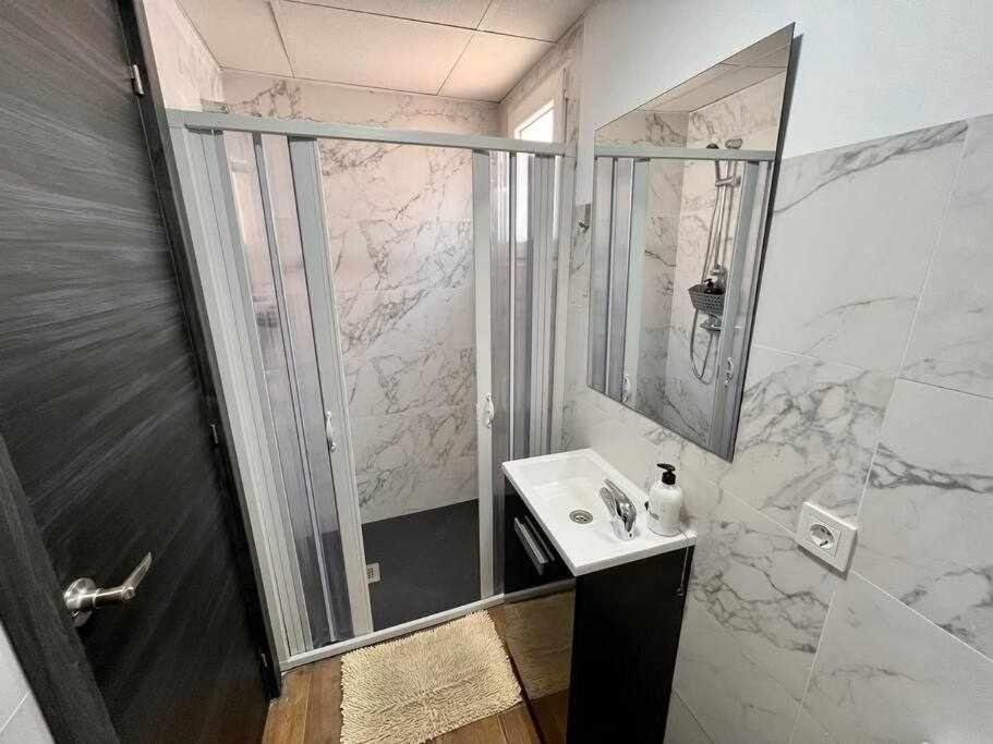 Novelda Centro Habitaciones Con Bano Privado Y Compartido , Cocina Y Terraza Pokój zdjęcie