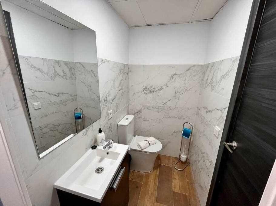 Novelda Centro Habitaciones Con Bano Privado Y Compartido , Cocina Y Terraza Pokój zdjęcie